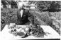 Henry Stelfox dans son jardin le jour de son 86me anniversaire