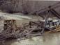 Effondrement du pont South Fork sous une semi-remorque tirant un vhicule  chenilles (1987).