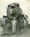George Williamson devant la locomotive 2716