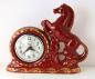 Version pourpre ros de l'horloge  cheval  de la Snider Clock Corporation (Lanshire Electric)