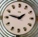 Cadran de mtal plat des annes 1950 au fini rose et heures en mtal press, Snider Clock Mfg Co.