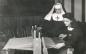 Cours de tissage � l'�cole M�nag�re R�gionale du Pensionnat Notre-Dame du Cap