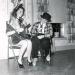 �tudiantes lors d'une soir�e familiale � l'Institut Familial Val-Marie