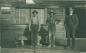 James Allan et deux fermieurs au magasin gnral de North Nation Mills