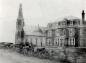 L'�glise Saint-Pierre et le vieux presbyt�re dans les ann�es 1930