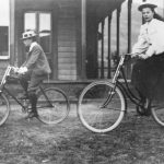 Archie et Marjorie à vélo, vers 1894