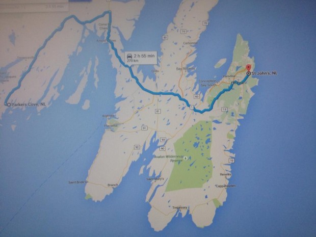 Une carte  avec un ligne blue qui montre que la route de Parker’s Cove à St-john’s est presque 3 heures en voiture.