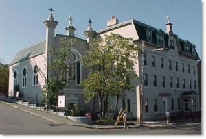 Une photo en couleur du couvent des Sœurs de la Miséricorde, St. John’s, T.-N.-L.