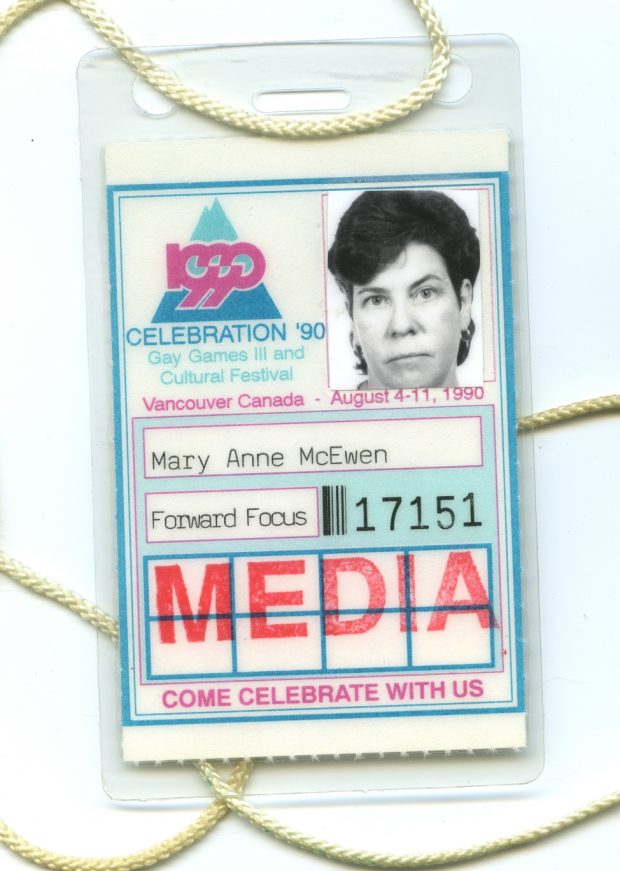  Mary Anne McEwen badge média célébration 90