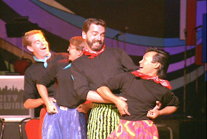 Three Company LA. des chanteurs-danseurs se produisent au Swing '90 au Commodore Ballroom.