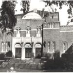 Extérieur de la congrégation Shaar Hashomayim, années 1920