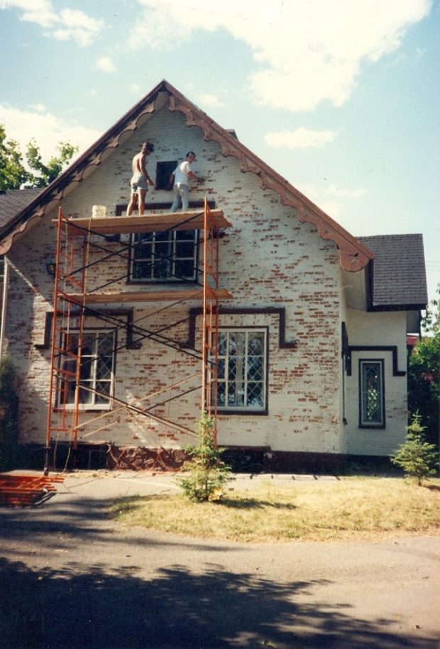 photo couleur d'une maison de crème se rénover.