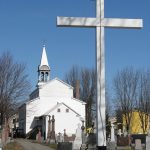 Vue arrière de l’église catholique Saint-Médard, Les Coteaux, 2011