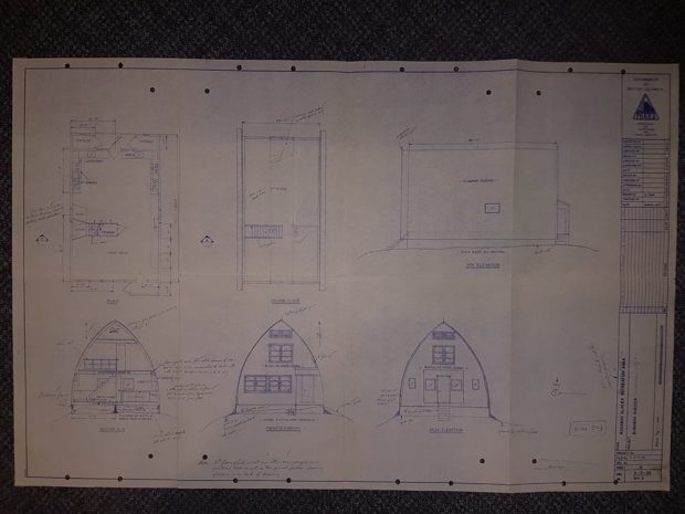 Ces dessins dressent le devis descriptif relatif à la construction de chaque partie du refuge et donnent un aperçu de l’apparence finale de ce dernier, une fois assemblé.