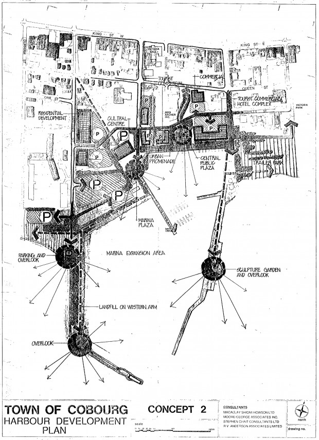 Plan en noir et blanc du développement du port de Cobourg incluant des points d’observation près de l’extrémité des deux quais, un jardin de sculptures sur le quai Est et un complexe hôtelier au nord du parc pour caravanes. 