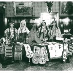Groupe de femmes des Southern Alberta Pioneer and Oldtimers Women à la maison Lougheed