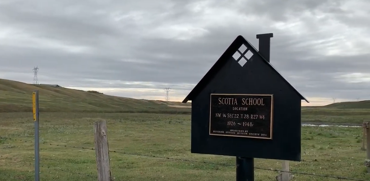 Repère indiquant l’ancien emplacement de l’école de Scotia, 1926-1948.