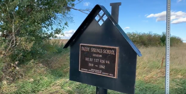 Repère indiquant l’emplacement de l’école de Paddy Spring, 1919-1942.
