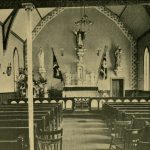 L’intérieur de la première Église de la Sainte-Famille, à Fernie, C.-B., construite en 1898.