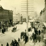 L’avenue Victoria, rue principale de Fernie avant le Grand Incendie de 1908