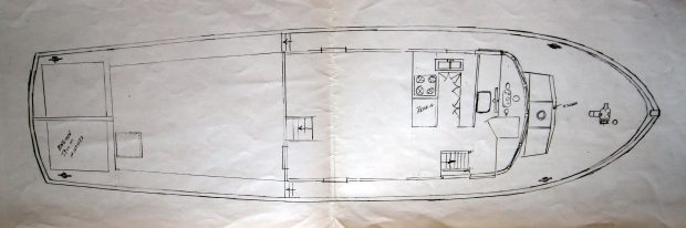 Dessin d’un bateau de plaisance vue de haut, montrant l’aménagement du pont.