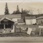 Kiosque de tapis de la famille Portelance, vers 1948