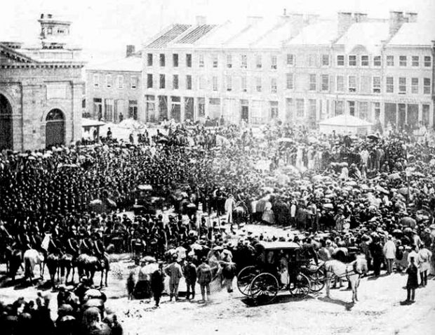 Proclamation de la Confédération à la place du marché de Kingston en 1867