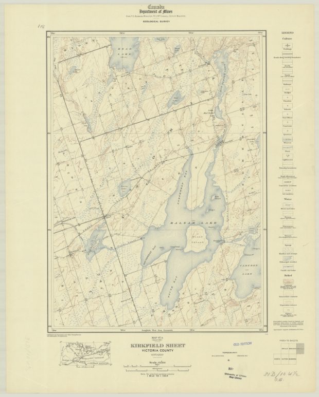 Carte topographique de lacs, routes et noms de lieux