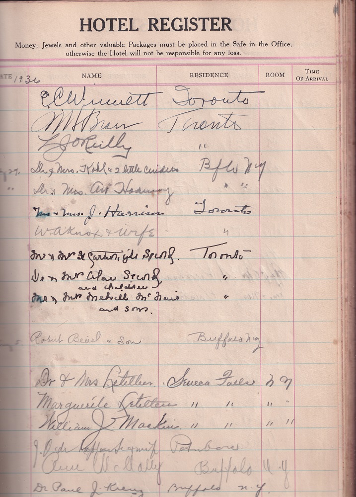 Document d'archives imprimé en encre noire et marqué de stylo et crayon à la mine