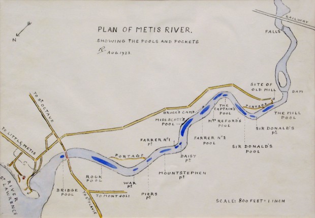 Lady Aileen Roberts a dessiné, à la main, cette carte illustrant chacune des fosses de la rivière Mitis, de l'embouchure aux chutes.