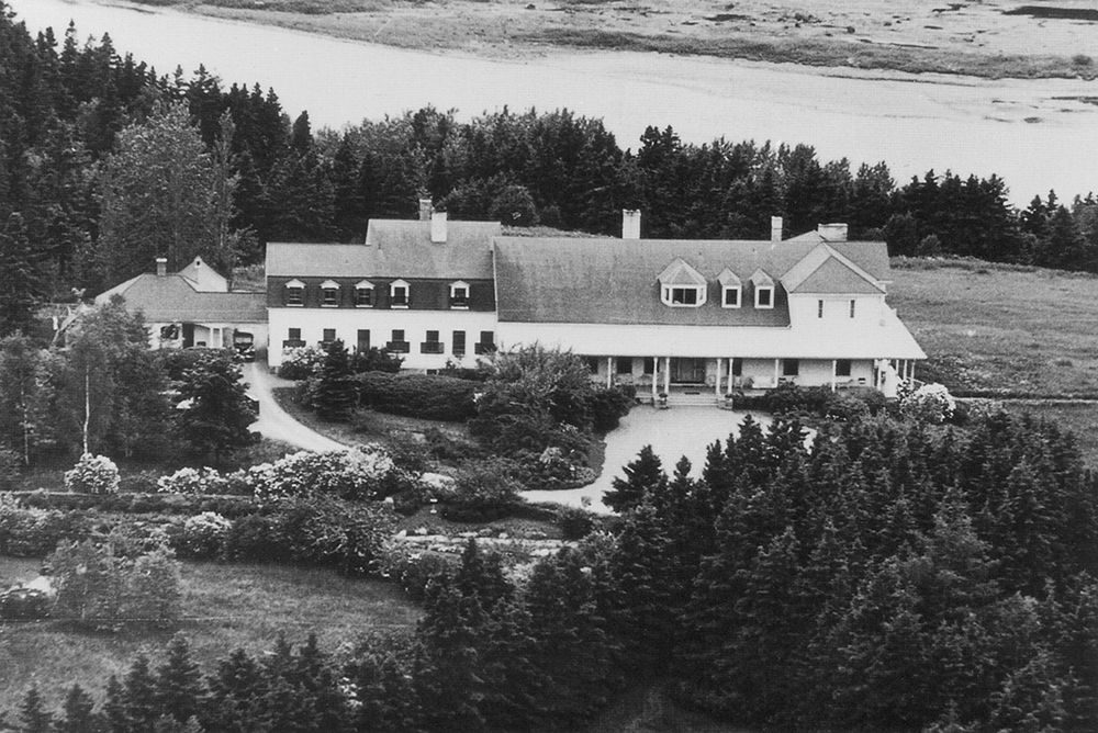 Vue aérienne de la Villa Estevan durant les années 1940