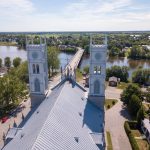 Vue aérienne du village de Sainte-Anne-de-la-Pérade vers l’ouest