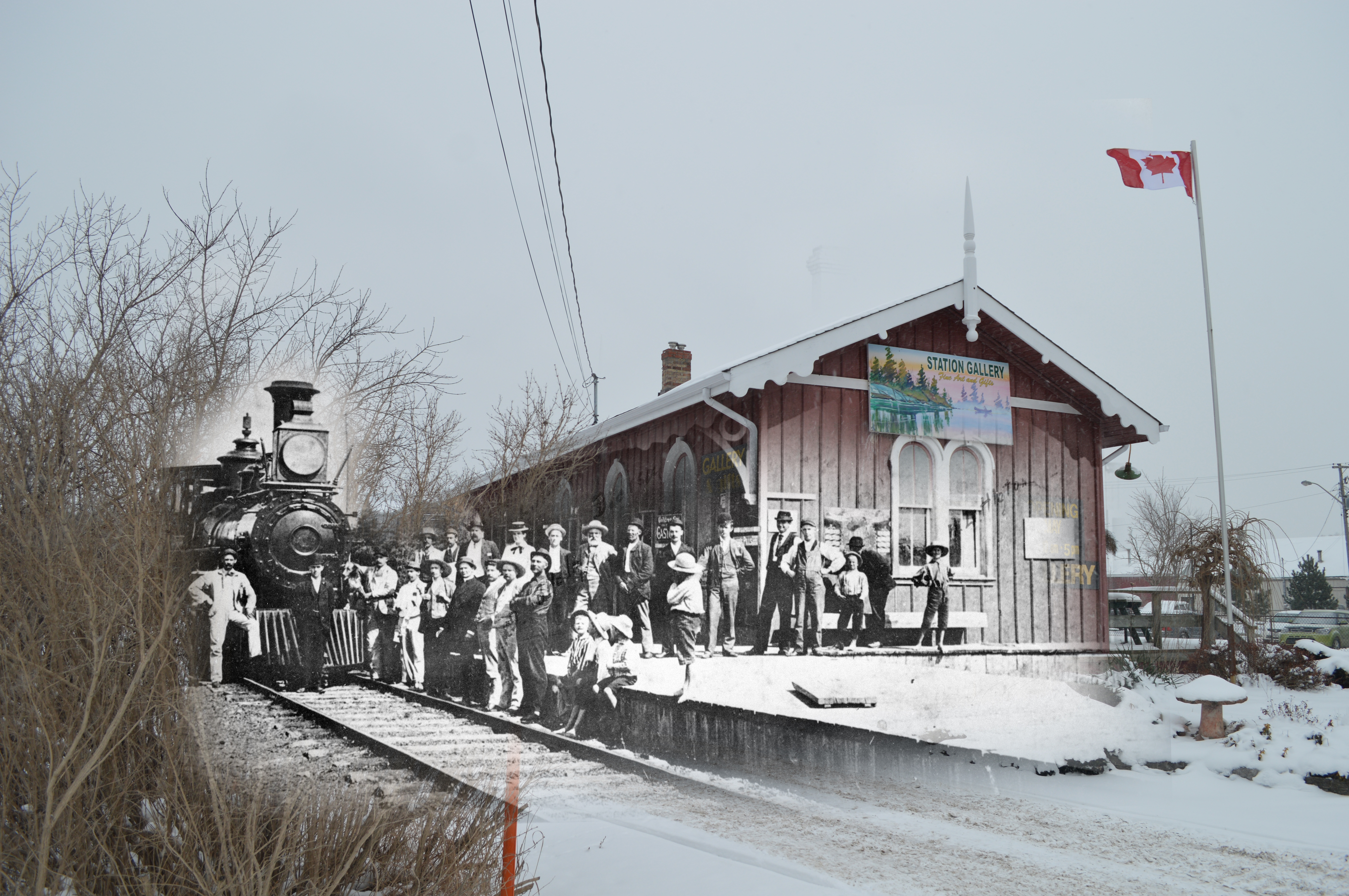 Une photo en noir et blanc d'un train et d'une foule de gens superposée à une image contemporaine de la gare.
