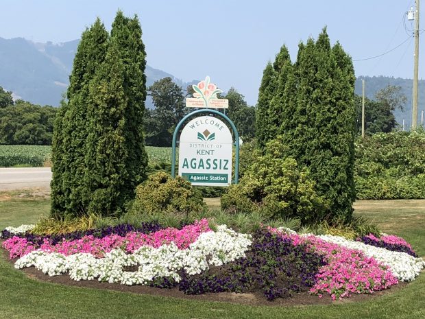 Photo en couleur du panneau de bienvenue au district de Kent et du jardin.