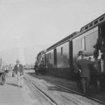 Chargement de bidons de lait à la gare du CP d’Agassiz, dans les années 1920