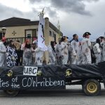 Le char allégorique des Pirates of the Cowribbean