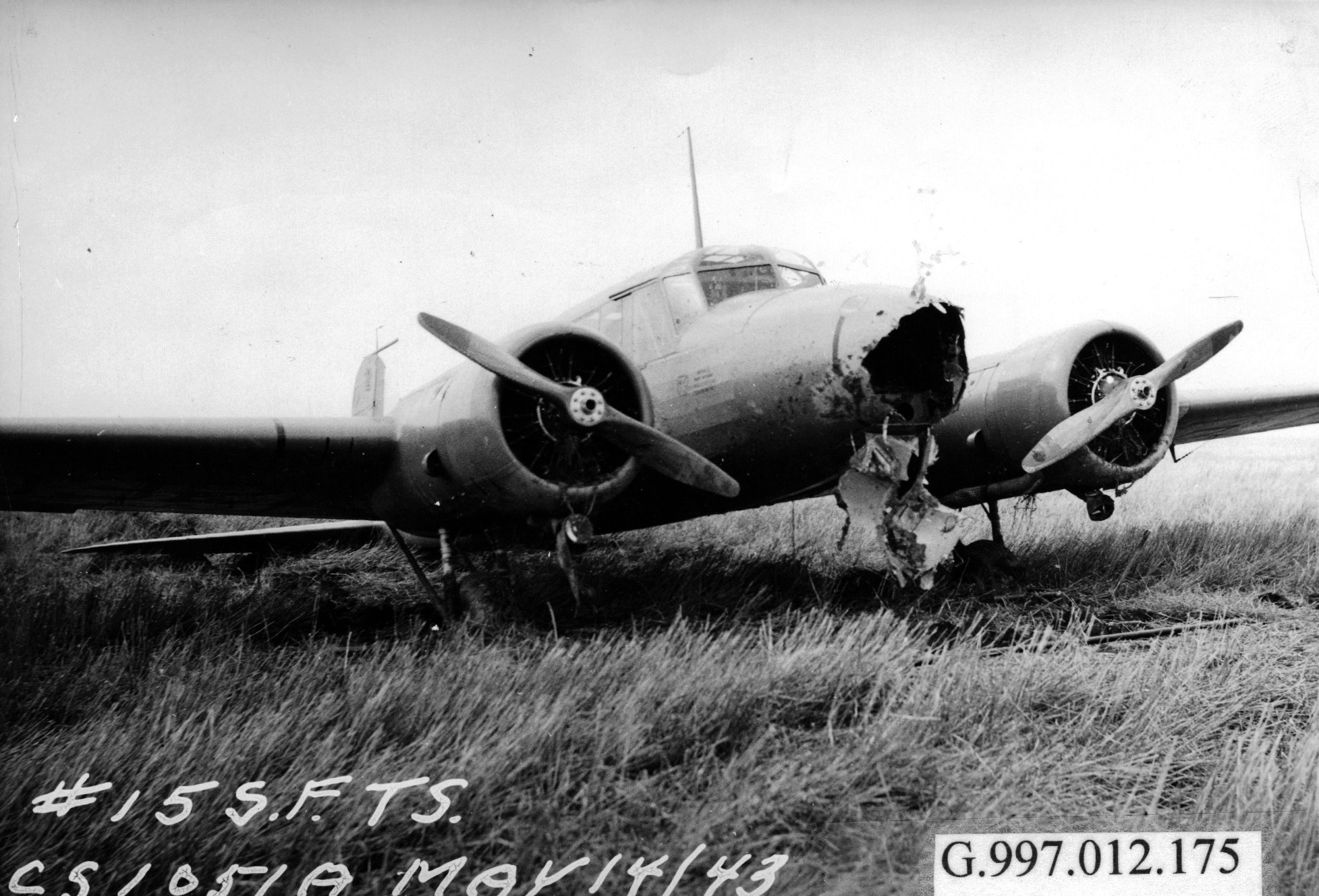 Avion au nez arraché