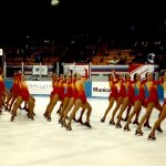 Des athlètes synchronisés sur la glace de l’Auditorium