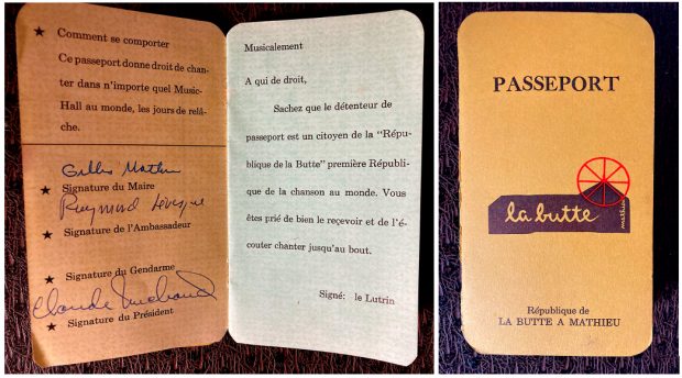 Photos couleurs du passeport de La Butte signé par Gilles Mathieu et Claude Michaud. La couverture est jaune orangé et l'intérieur est vert.