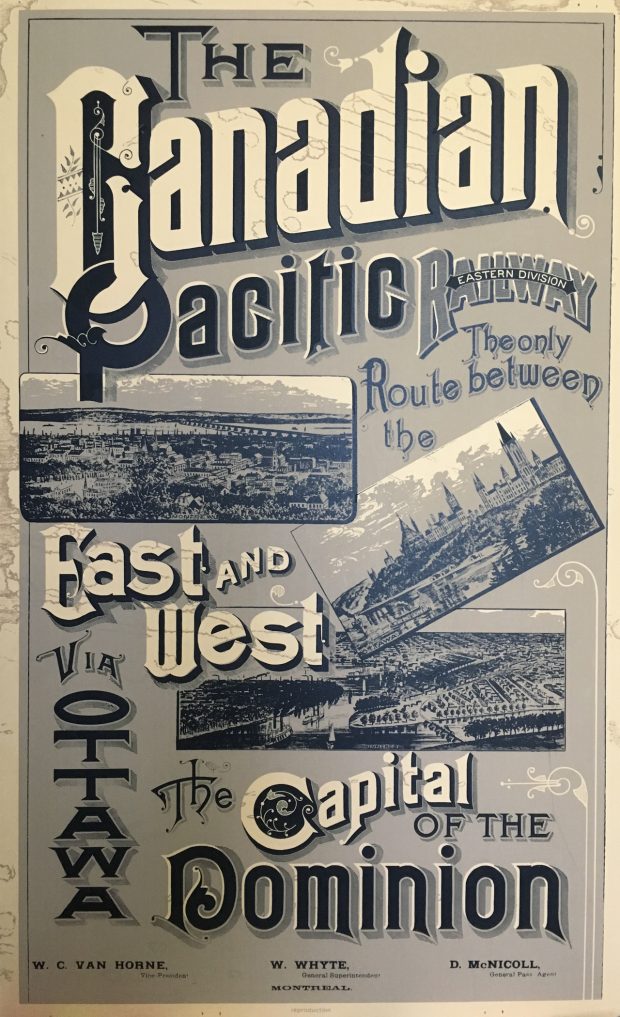 Affiche en noir et blanc faisant la promotion en gros caractères du chemin de fer du Canadien Pacifique sur laquelle apparaissent trois photographies de la capitale d'Ottawa. 