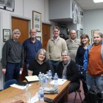 Différents membres de la Grand Falls-Windsor Heritage Society avec l’équipe de Heritage NL.