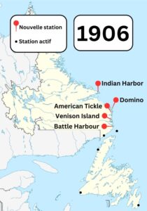 Une carte couleur de Terre-Neuve-et-Labrador montrant les stations sans fil Marconi connues dans la région en 1906. Les épingles montrent les nouvelles stations construites à Indian Harbor, Domino, American Tickle, Venison Island et Battle Harbour.