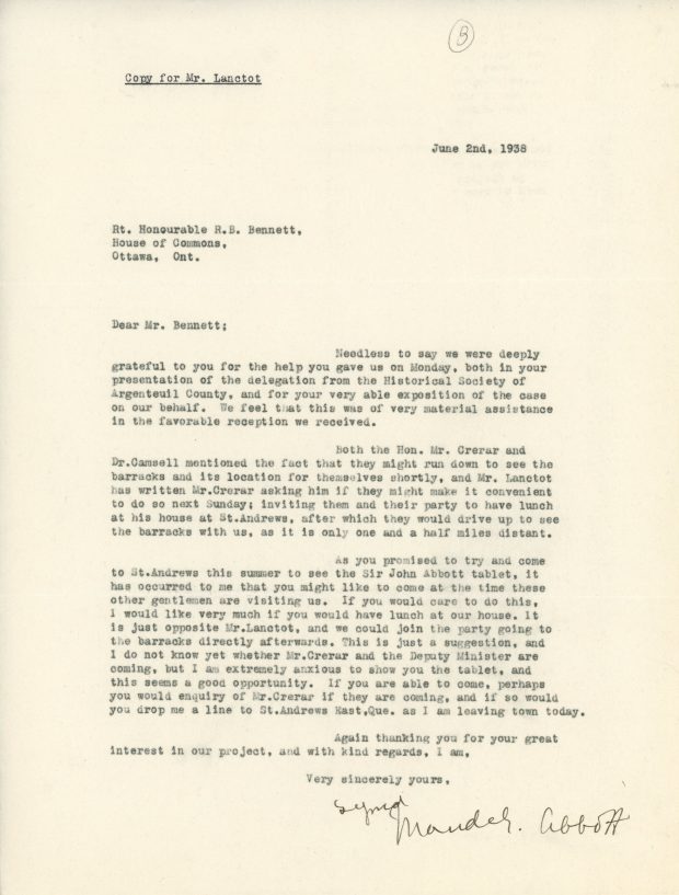 Copie d’une lettre dactylographiée de Maude Abbott à R.B. Bennett datée du 2 juin 1938. Elle le remercie pour son aide auprès de la Société historique du comté d’Argenteuil et la caserne et l’invite à venir la visiter à St-Andrews.