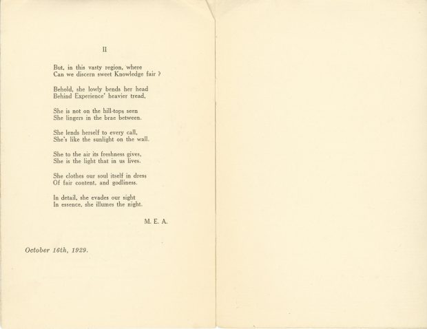 Livret de Noël rédigé par Maude Abbott en décembre 1929, 6 pages, encre noire sur papier sépia. La page couverture porte seulement l’inscription « Christmas » tandis que les pages suivantes contiennent les meilleurs vœux de Noël de Maude Abbott ainsi que deux de ses poèmes, soit « Ab bitam resurgo » et « My Mind ».