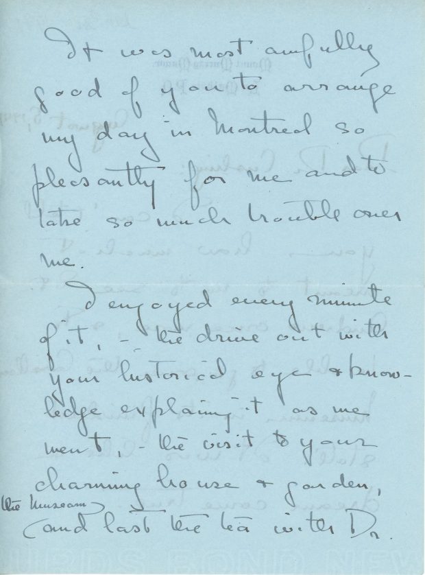 Lettre manuscrite de Mary Lee au docteur Cushing rédigée le 5 avril 1941, encre noire sur papier bleu. Elle remercie le docteur Cushing pour sa visite à Saint-André et au Musée et le félicite pour tout son travail au Musée, ayant particulièrement apprécié la Abbott Room de celui-ci.