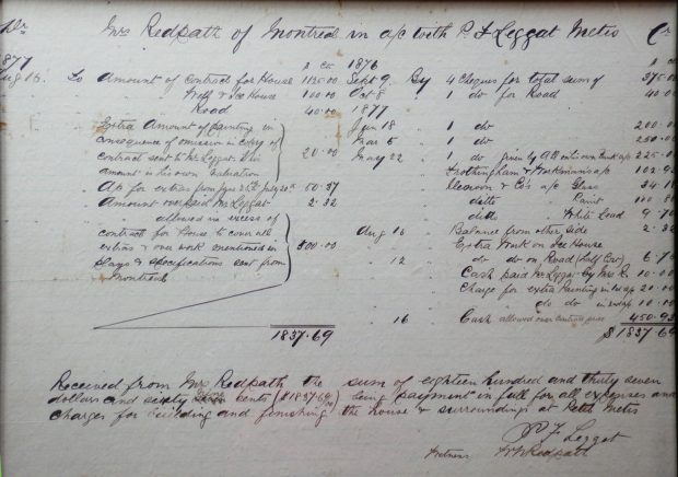 Facture manuscrite adressée à Mme Redpath de Montréal par M. Peter Leggat de Metis, détaillant le coût des matériaux utilisés pour la construction de la résidence Redpath à Metis.