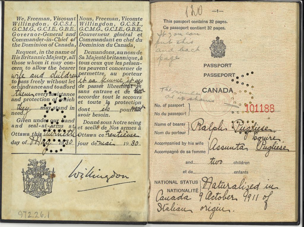 Image numérisée en couleur de l’intérieur du passeport canadien de Ralph Pugliese, daté du 30 mai 1930. Description textuelle de Ralph Pugliese, de sa femme et de ses deux enfants. Deux photos se trouvent sur le côté droit du passeport, l’une de Ralph et de sa fille, l’autre de sa femme et de leur fils.