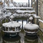 Deux turbines dans la neige