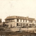 Premières années du XXe siècle: la fabrique de papier sur la digue des moulins