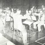 Des violonistes en répétition